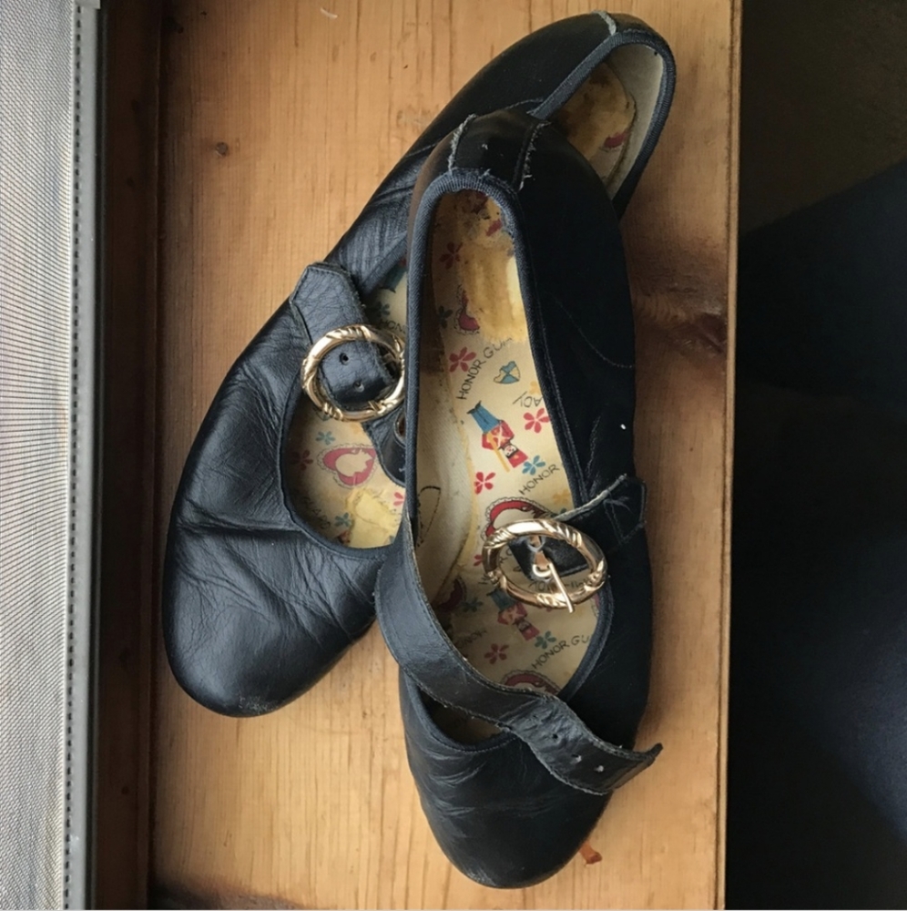 Vintage leather black shoes soft very worn